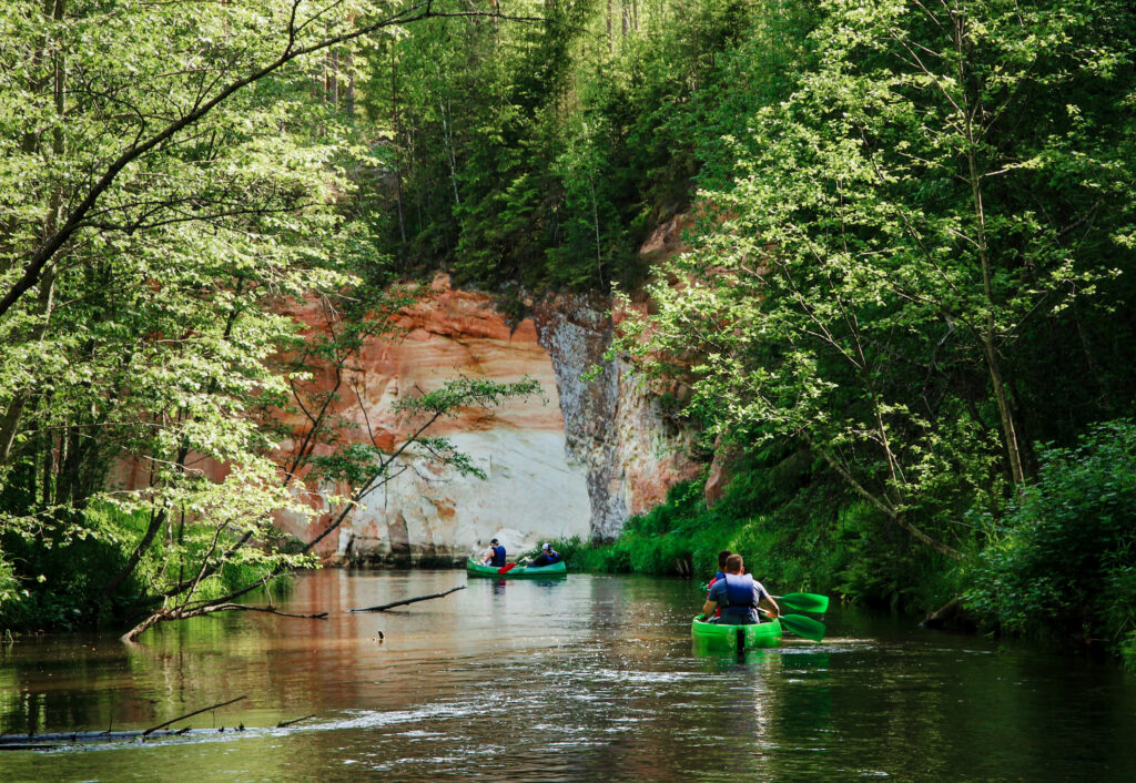 253843-canoeing-on-ahja-river